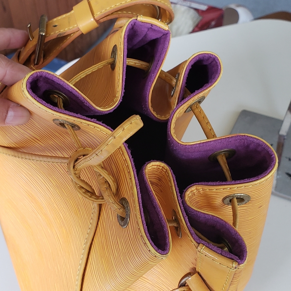 louis vuitton noe petit shoulder bag - Picture 7 of 8